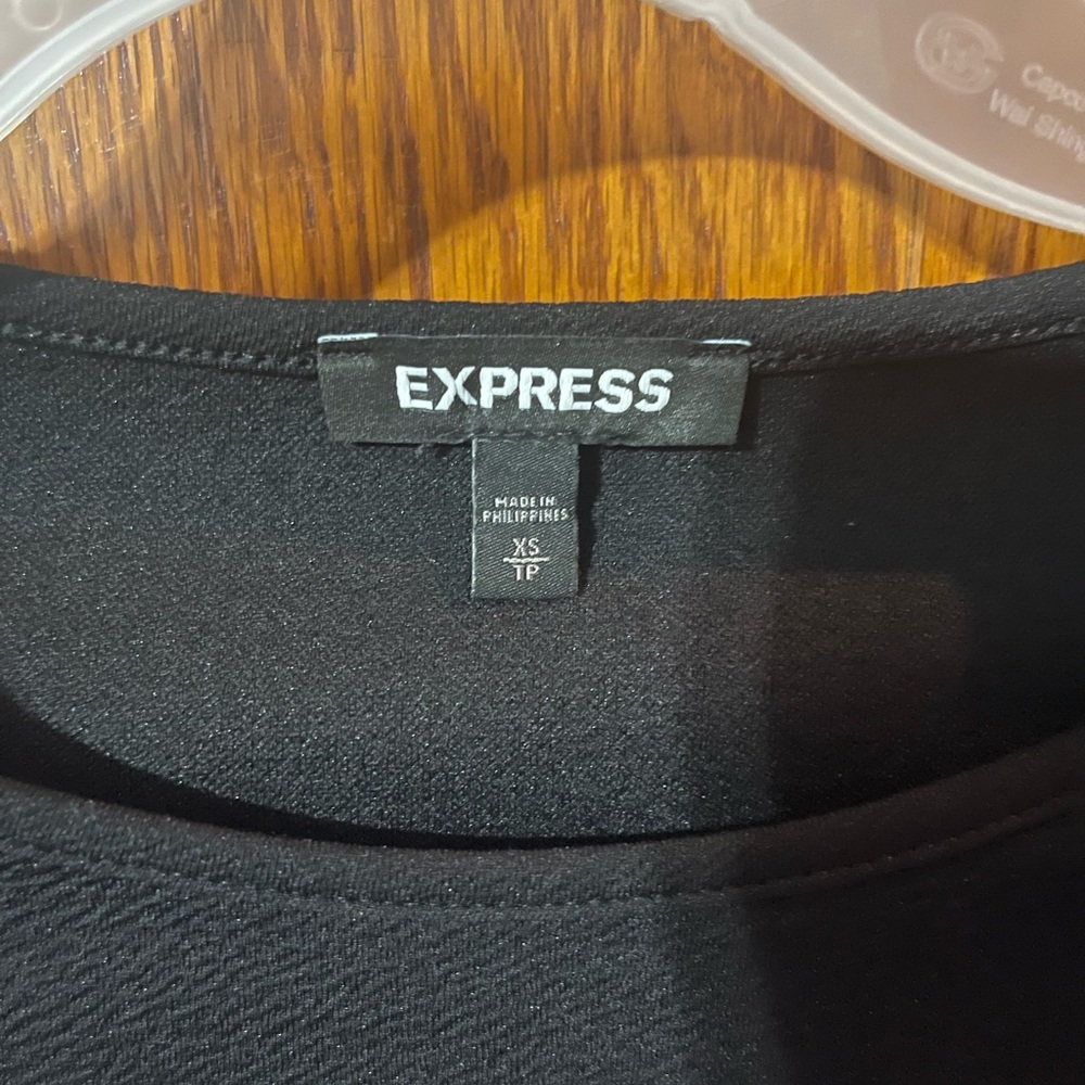 Express Blouse - Picture 2 of 4